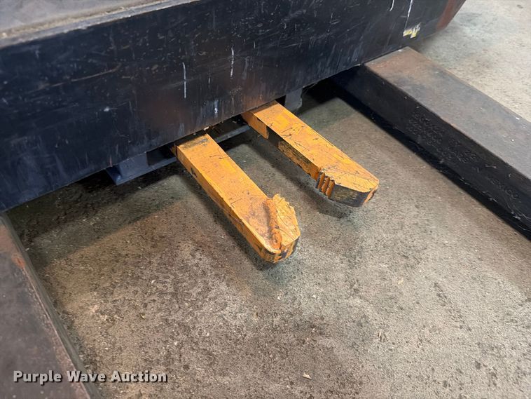 image for item FJ2035 2018 Crown SP4050-30 order picker