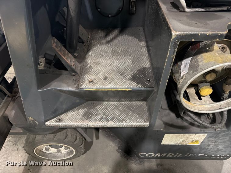 image for item FJ2047 2017 CombiLift CB6600 forklift