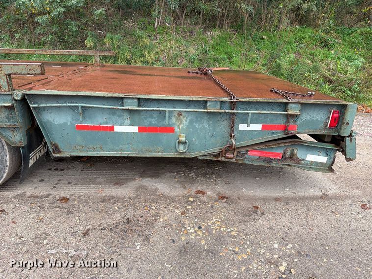 image for item FJ2049 1993 Wilson 4470 FT Muv-all drop deck hydraulic tail equipment trailer