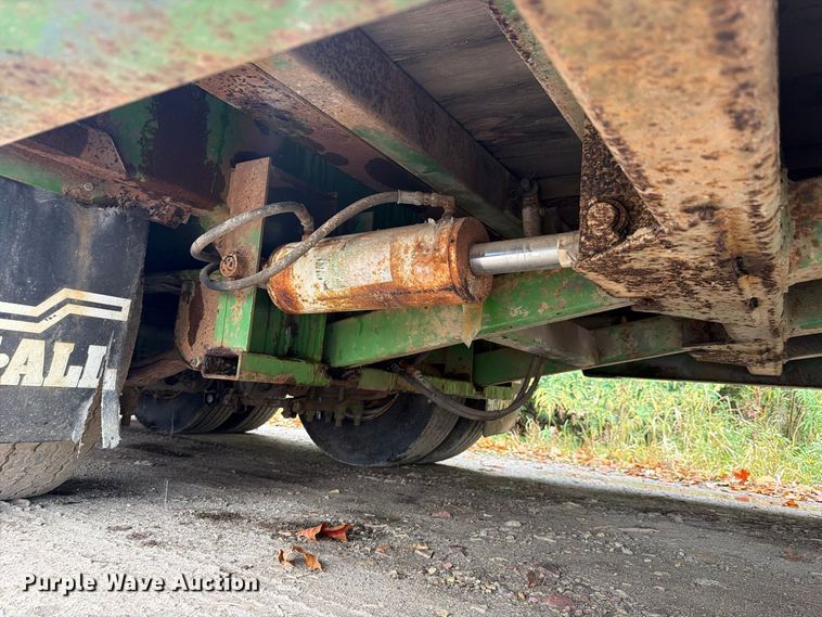image for item FJ2049 1993 Wilson 4470 FT Muv-all drop deck hydraulic tail equipment trailer