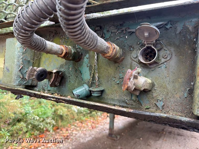 image for item FJ2049 1993 Wilson 4470 FT Muv-all drop deck hydraulic tail equipment trailer