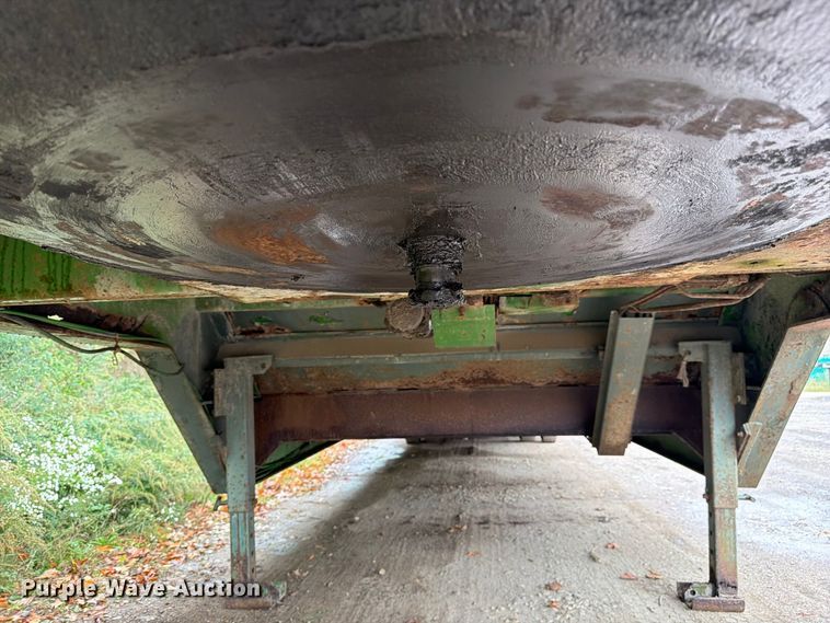 image for item FJ2049 1993 Wilson 4470 FT Muv-all drop deck hydraulic tail equipment trailer