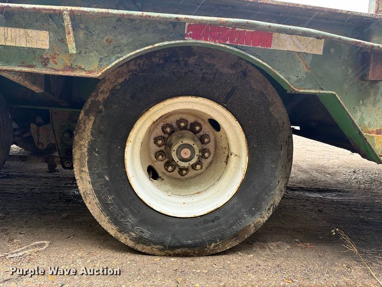 image for item FJ2049 1993 Wilson 4470 FT Muv-all drop deck hydraulic tail equipment trailer