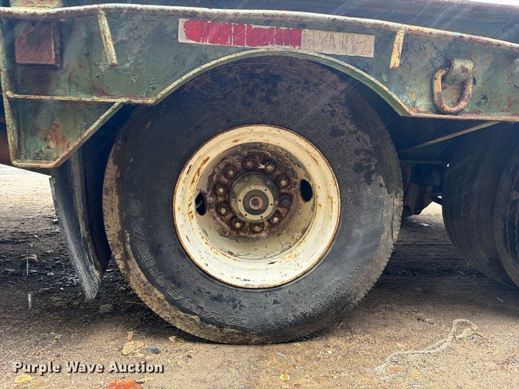 image for item FJ2049 1993 Wilson 4470 FT Muv-all drop deck hydraulic tail equipment trailer