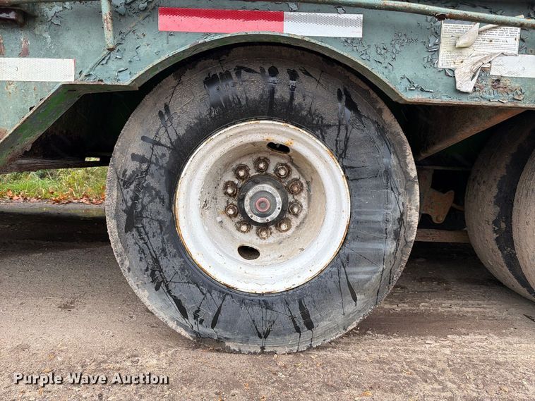 image for item FJ2049 1993 Wilson 4470 FT Muv-all drop deck hydraulic tail equipment trailer