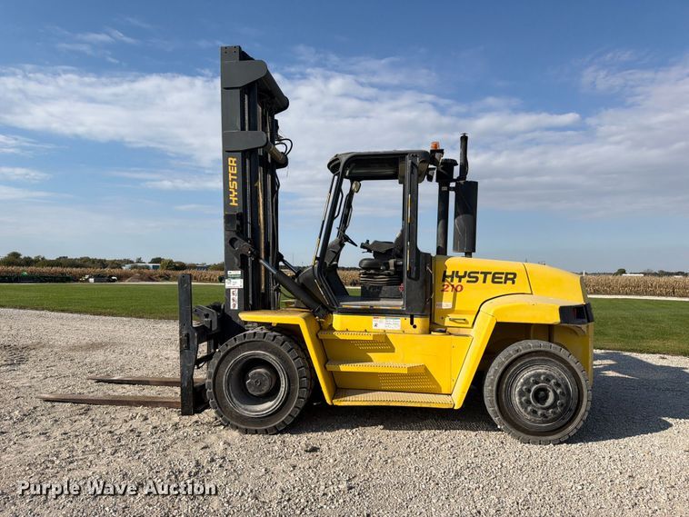 image for item FJ2068 2003 Hyster H210HD forklift