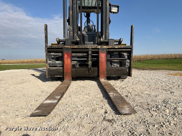 image for item FJ2068 2003 Hyster H210HD forklift