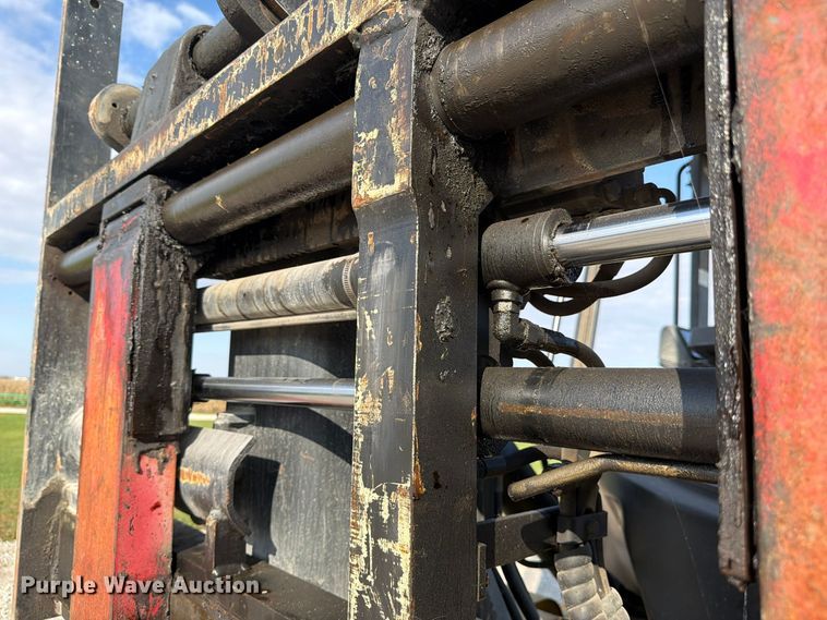 image for item FJ2068 2003 Hyster H210HD forklift