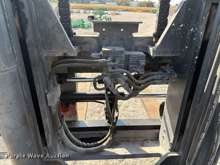 image for item FJ2068 2003 Hyster H210HD forklift