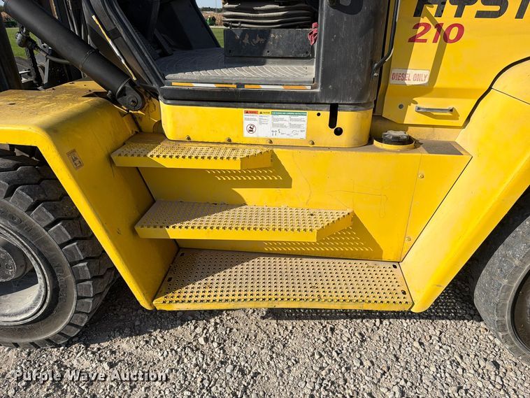 image for item FJ2068 2003 Hyster H210HD forklift
