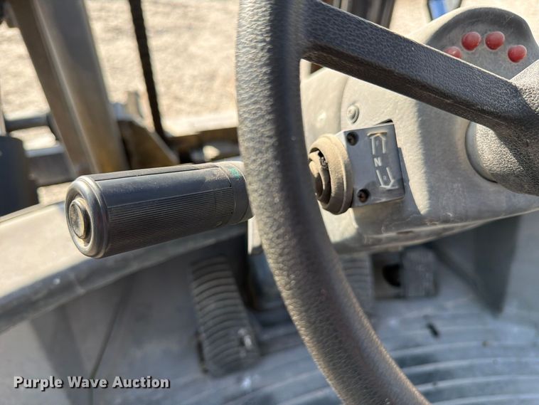 image for item FJ2068 2003 Hyster H210HD forklift