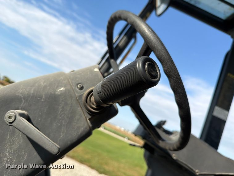 image for item FJ2068 2003 Hyster H210HD forklift