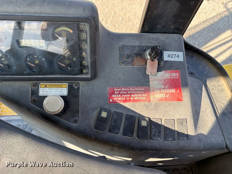 image for item FJ2068 2003 Hyster H210HD forklift
