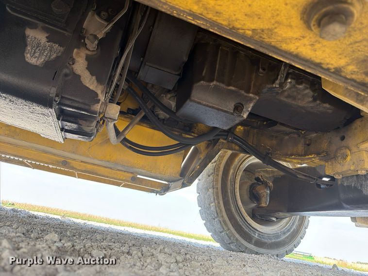 image for item FJ2068 2003 Hyster H210HD forklift