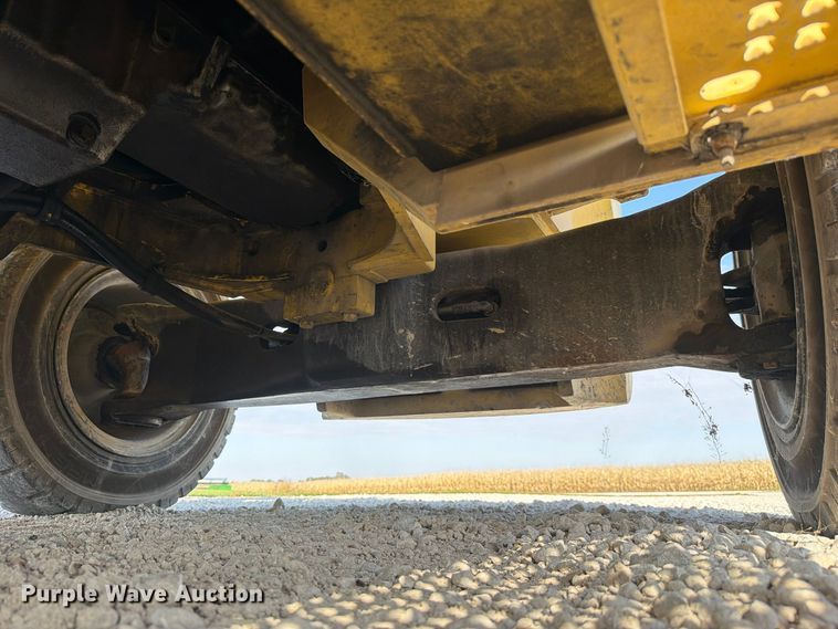 image for item FJ2068 2003 Hyster H210HD forklift
