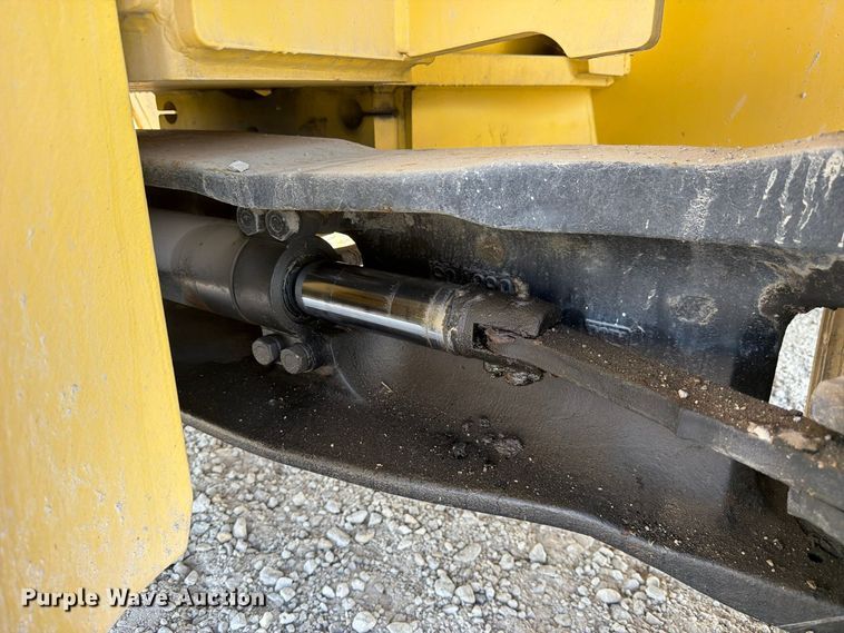 image for item FJ2068 2003 Hyster H210HD forklift