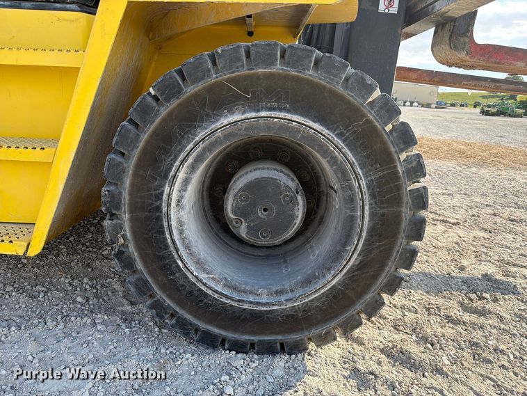 image for item FJ2068 2003 Hyster H210HD forklift