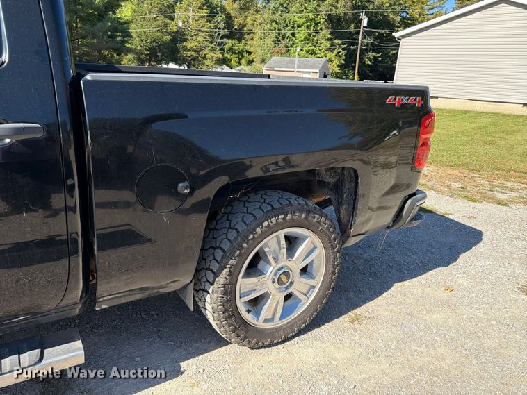 image for item FK2174 2015 Chevrolet Silverado 1500 Crew Cab pickup truck