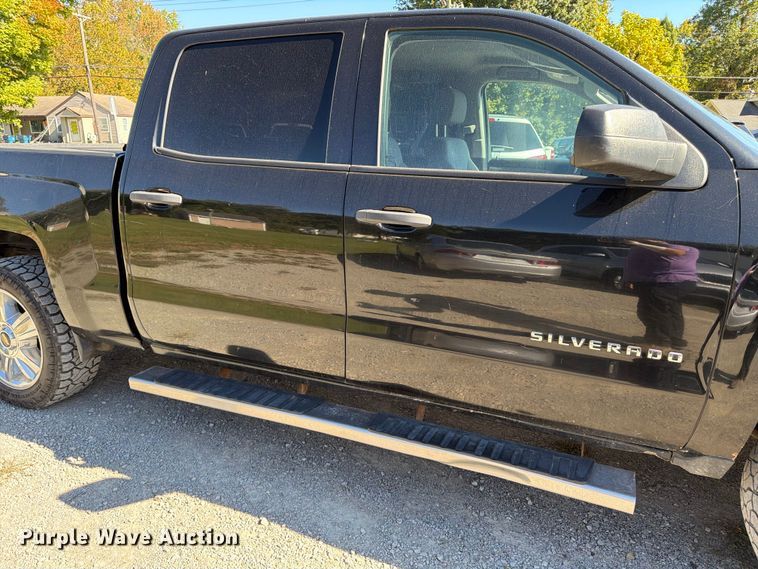 image for item FK2174 2015 Chevrolet Silverado 1500 Crew Cab pickup truck