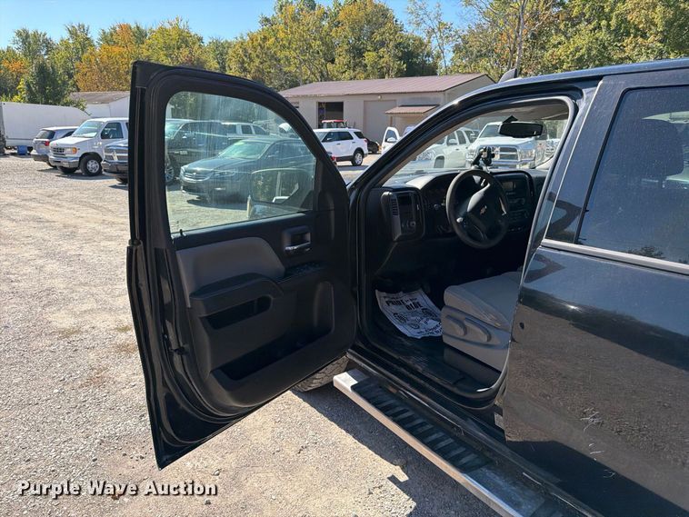 image for item FK2174 2015 Chevrolet Silverado 1500 Crew Cab pickup truck