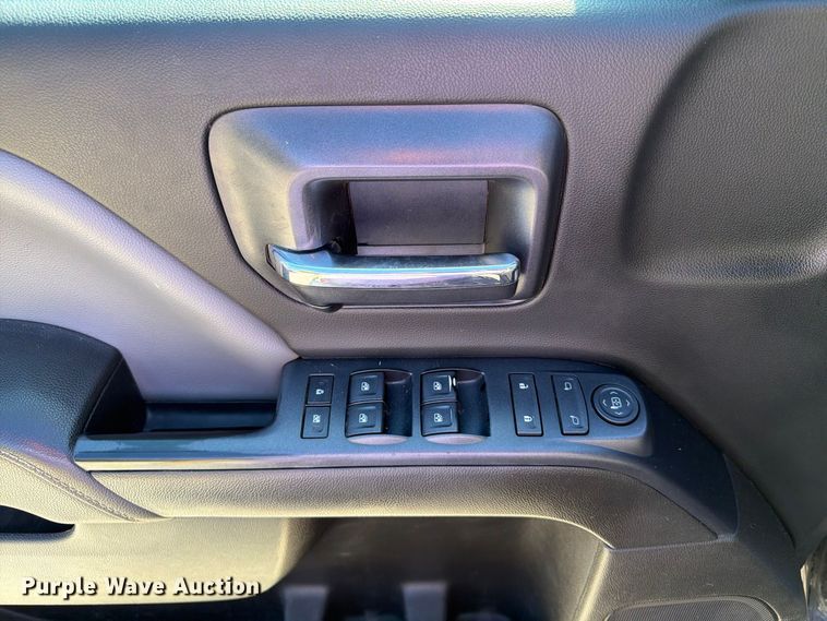 image for item FK2174 2015 Chevrolet Silverado 1500 Crew Cab pickup truck