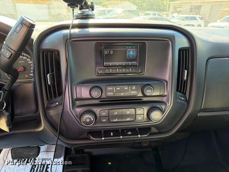 image for item FK2174 2015 Chevrolet Silverado 1500 Crew Cab pickup truck
