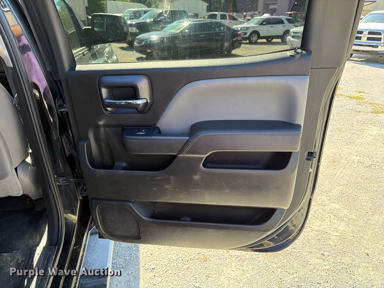 image for item FK2174 2015 Chevrolet Silverado 1500 Crew Cab pickup truck