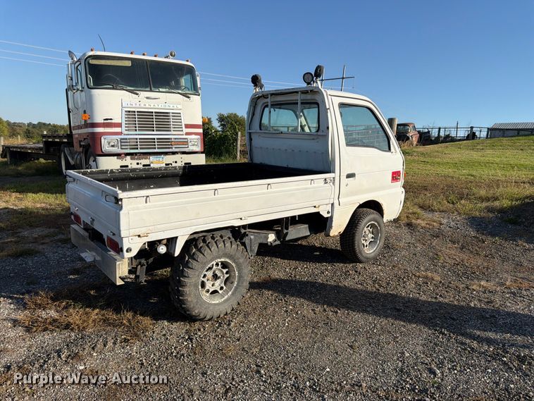 image for item FK3835 1996 Suzuki utility vehicle