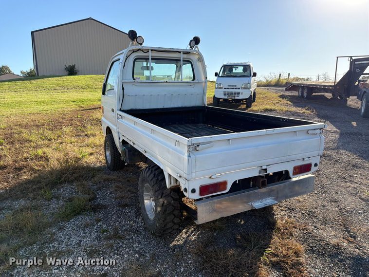image for item FK3835 1996 Suzuki utility vehicle