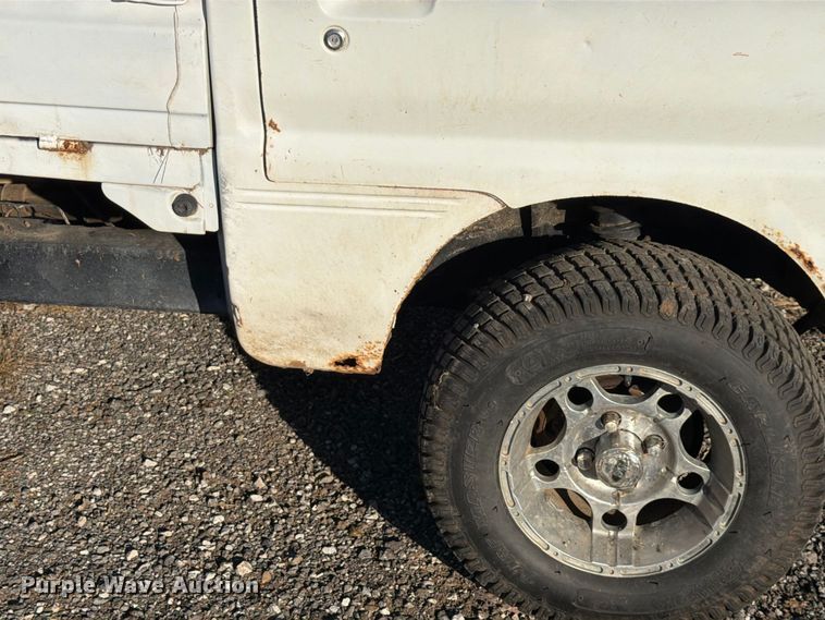 image for item FK3835 1996 Suzuki utility vehicle