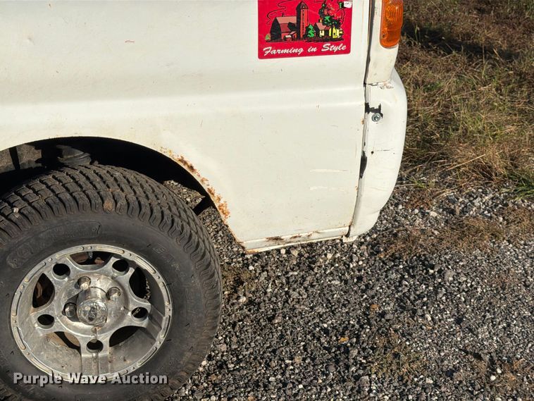 image for item FK3835 1996 Suzuki utility vehicle