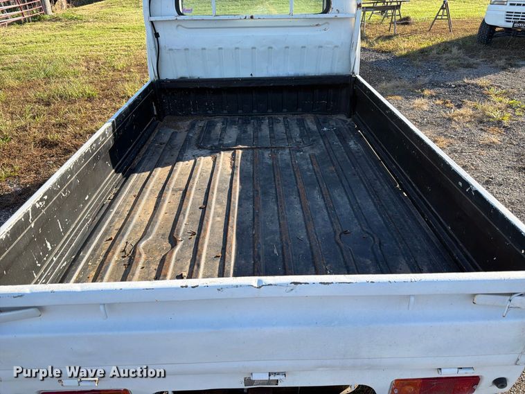image for item FK3835 1996 Suzuki utility vehicle