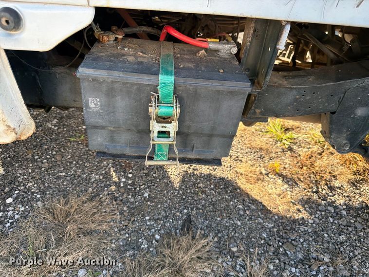 image for item FK3835 1996 Suzuki utility vehicle