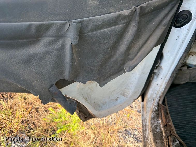 image for item FK3835 1996 Suzuki utility vehicle