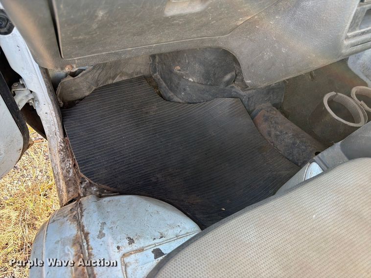 image for item FK3835 1996 Suzuki utility vehicle