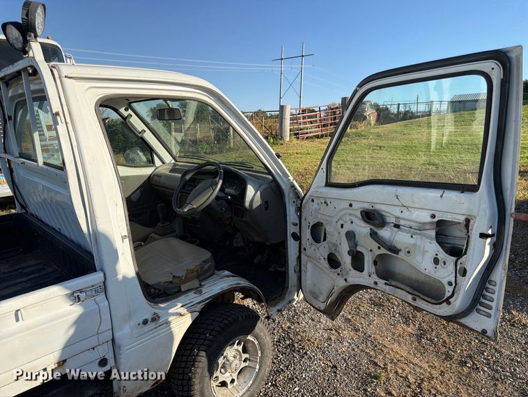 image for item FK3835 1996 Suzuki utility vehicle