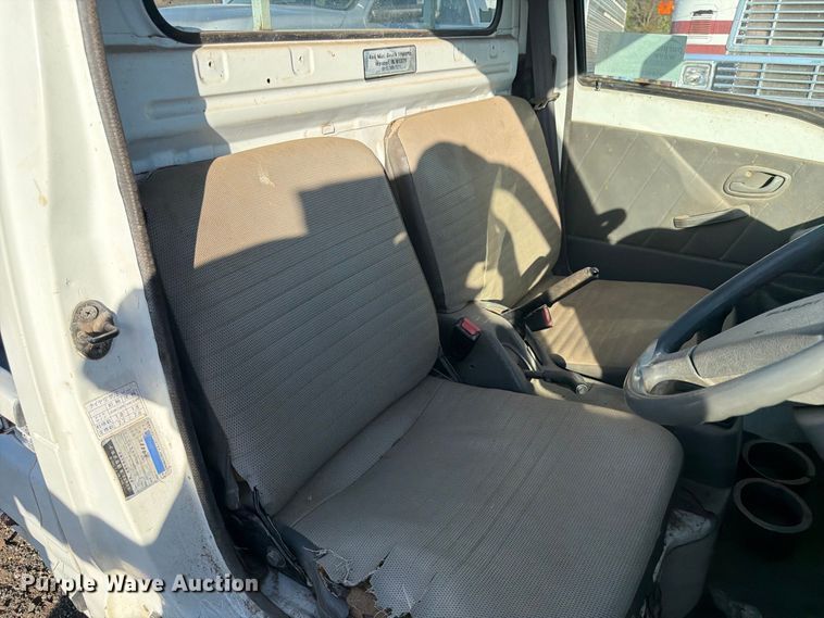 image for item FK3835 1996 Suzuki utility vehicle