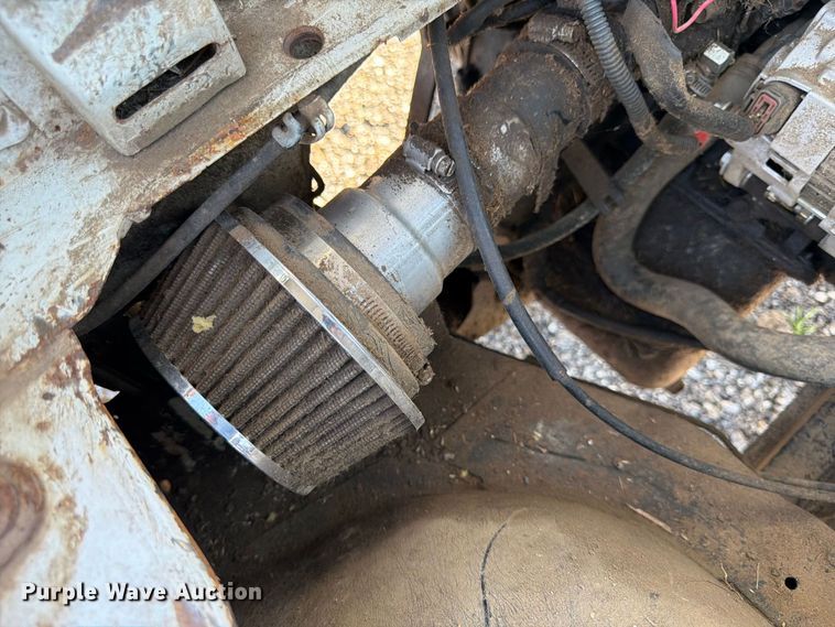 image for item FK3835 1996 Suzuki utility vehicle