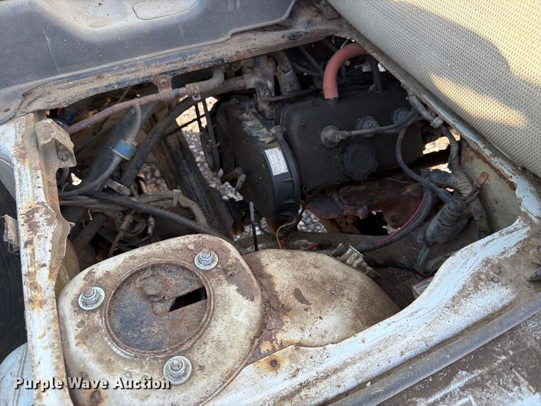 image for item FK3835 1996 Suzuki utility vehicle