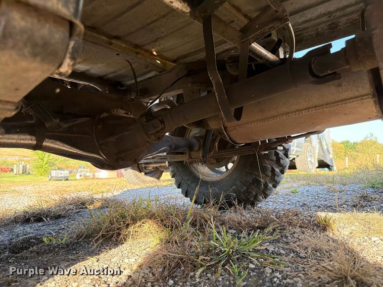 image for item FK3835 1996 Suzuki utility vehicle