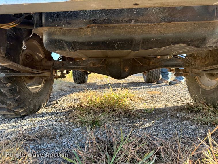 image for item FK3835 1996 Suzuki utility vehicle