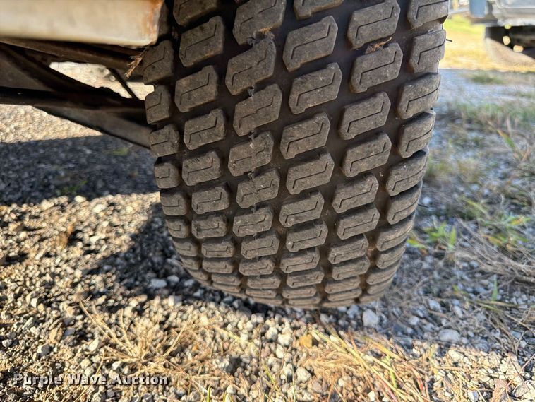 image for item FK3835 1996 Suzuki utility vehicle
