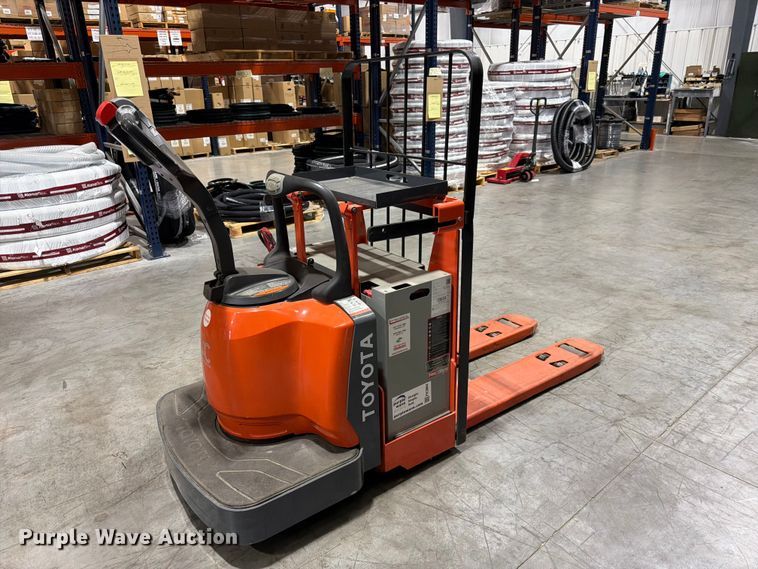 image for item FK3864 Toyota 8HBE30 order picker