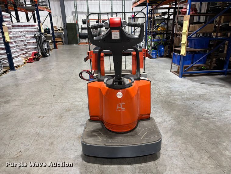 image for item FK3864 Toyota 8HBE30 order picker