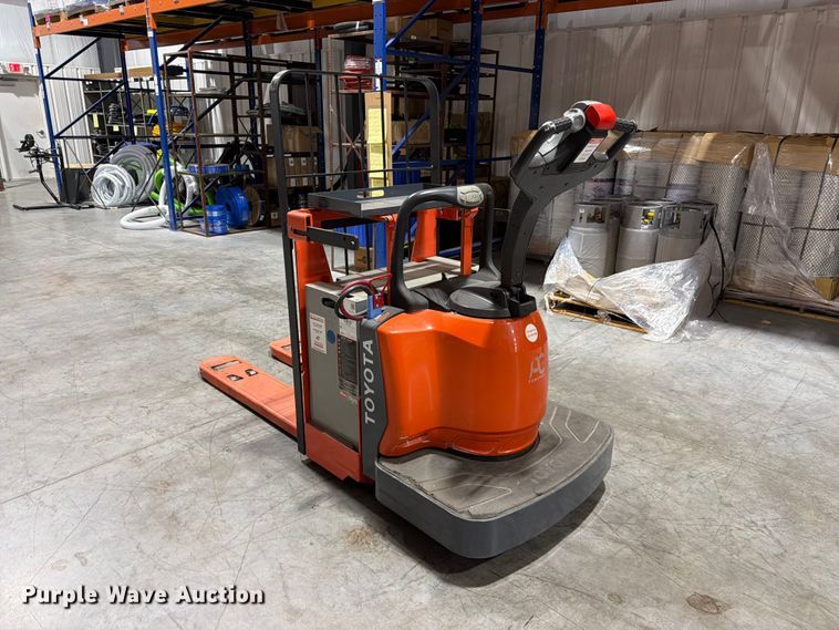 image for item FK3864 Toyota 8HBE30 order picker