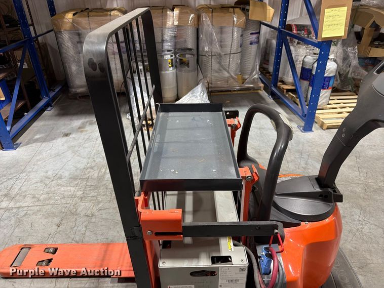 image for item FK3864 Toyota 8HBE30 order picker