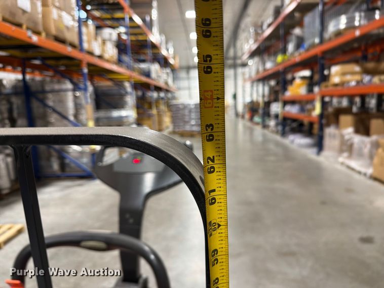 image for item FK3864 Toyota 8HBE30 order picker