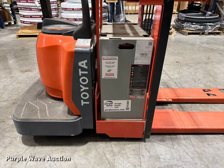 image for item FK3864 Toyota 8HBE30 order picker