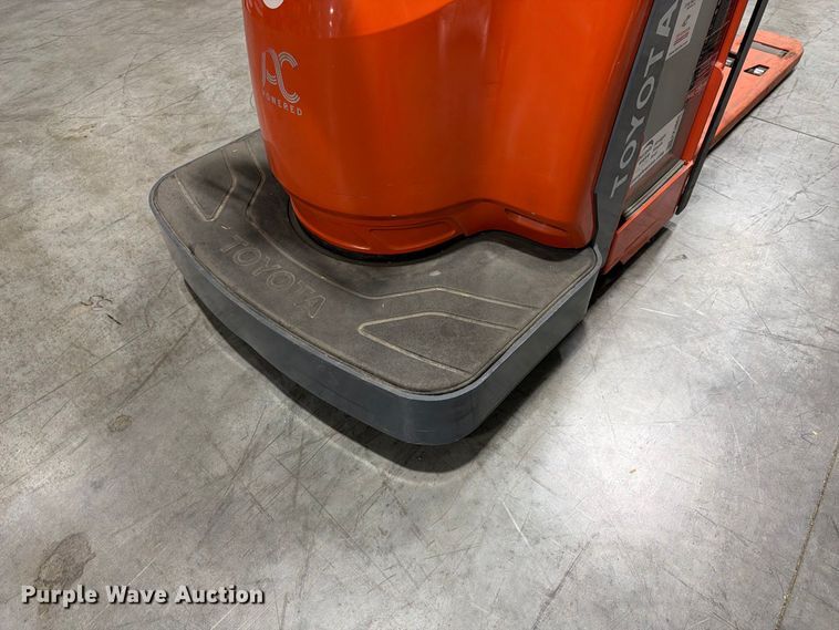 image for item FK3864 Toyota 8HBE30 order picker