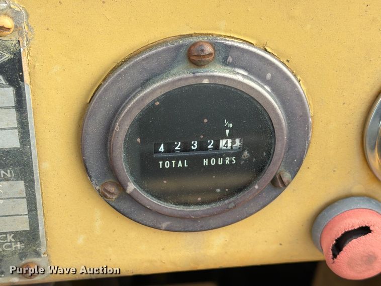 image for item FK3865 Allis-Chalmers FT 25-24 forklift